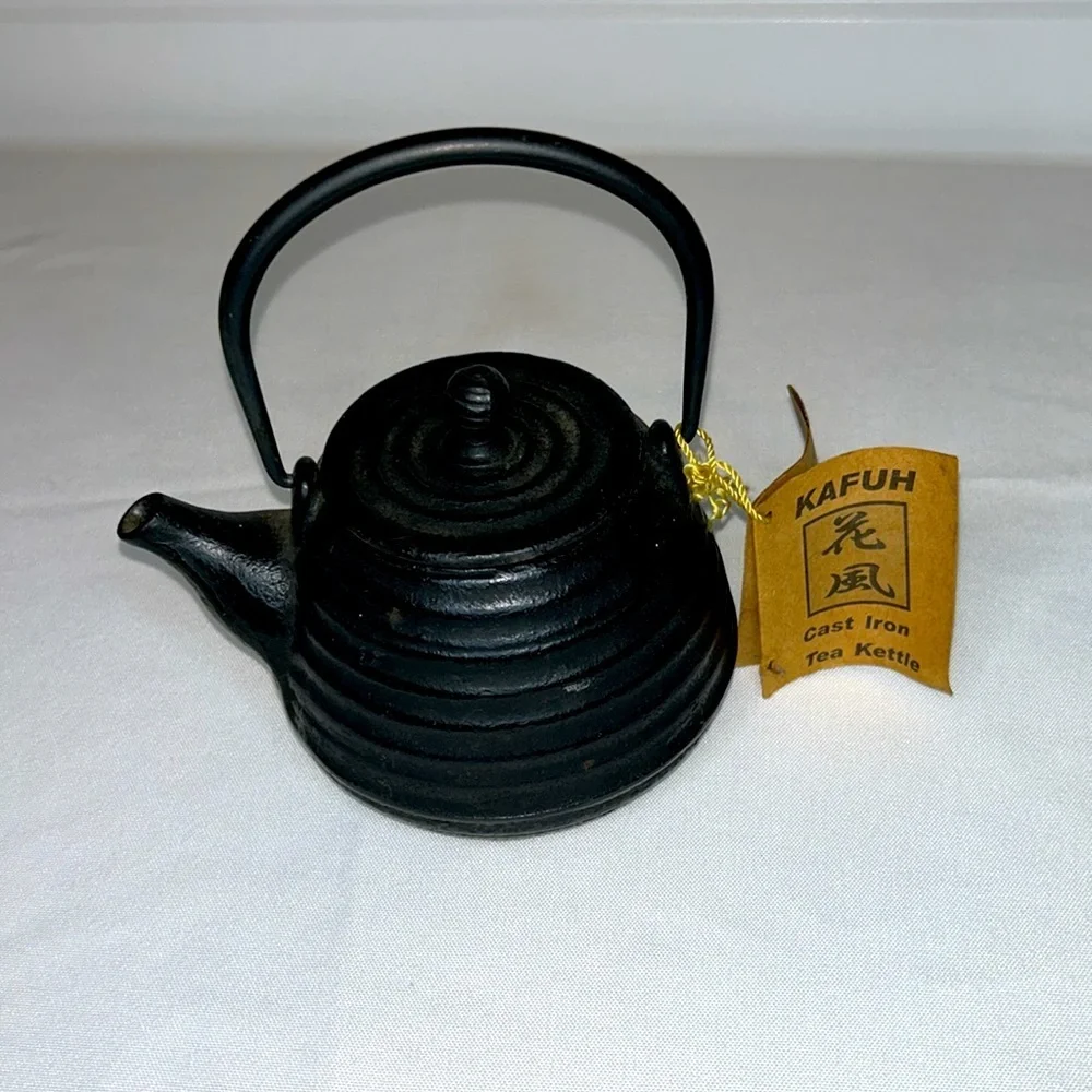 KAFUH Cast Iron Tea Kettle, 2 pounds 6.7 ounces Black 5.5” L x 6” T x 4.5” W